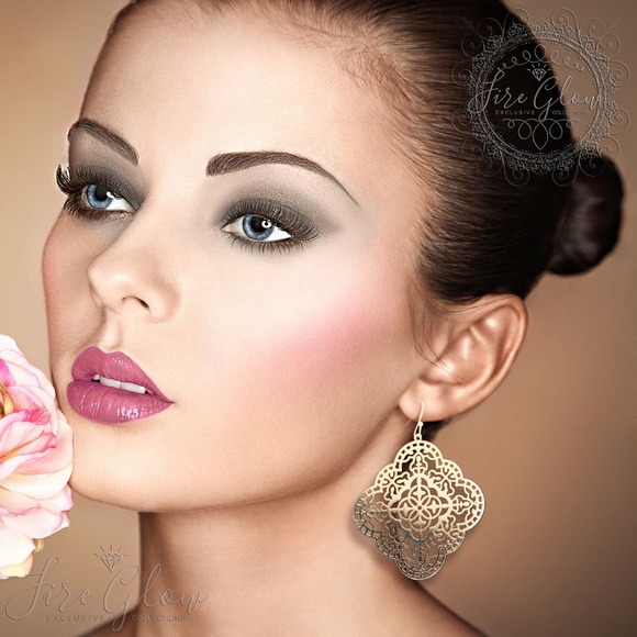 Boho Mandala Laser Cut Filigree Gold Tone Earrings - Picture 3 of 7